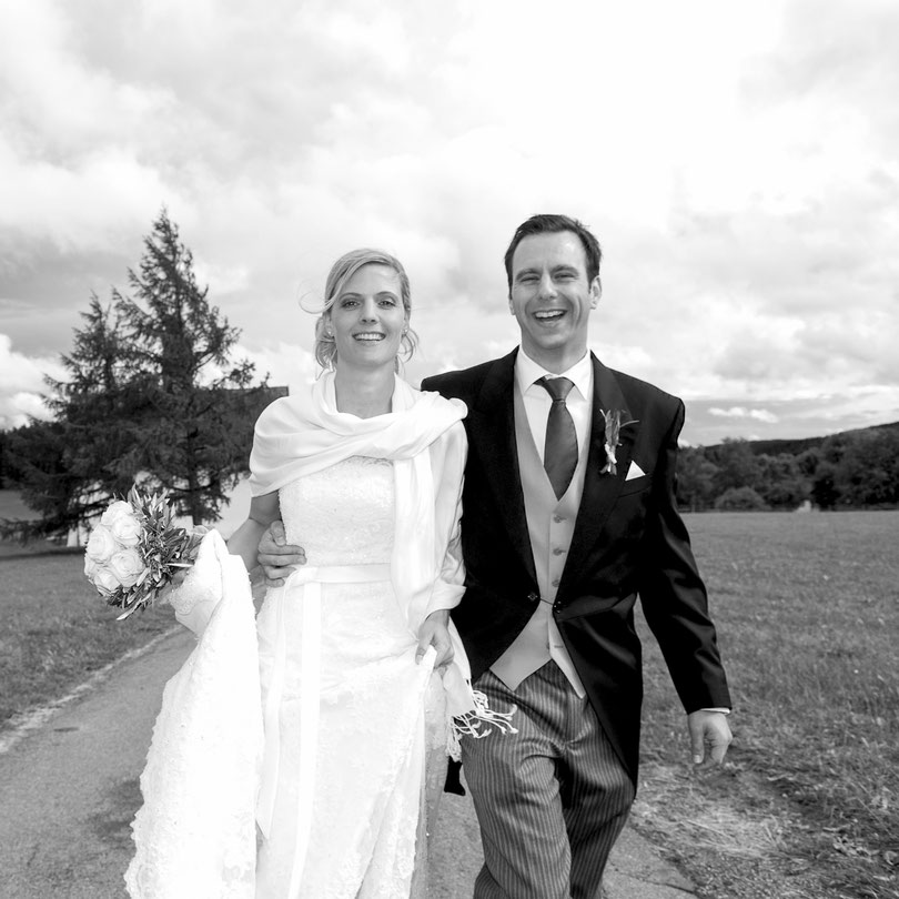 Hochzeit unter freiem Himmel mit Hochzeitsrednerin von Strauß & Fliege